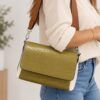 👜 Bolso de Solapa con Textura Coco
